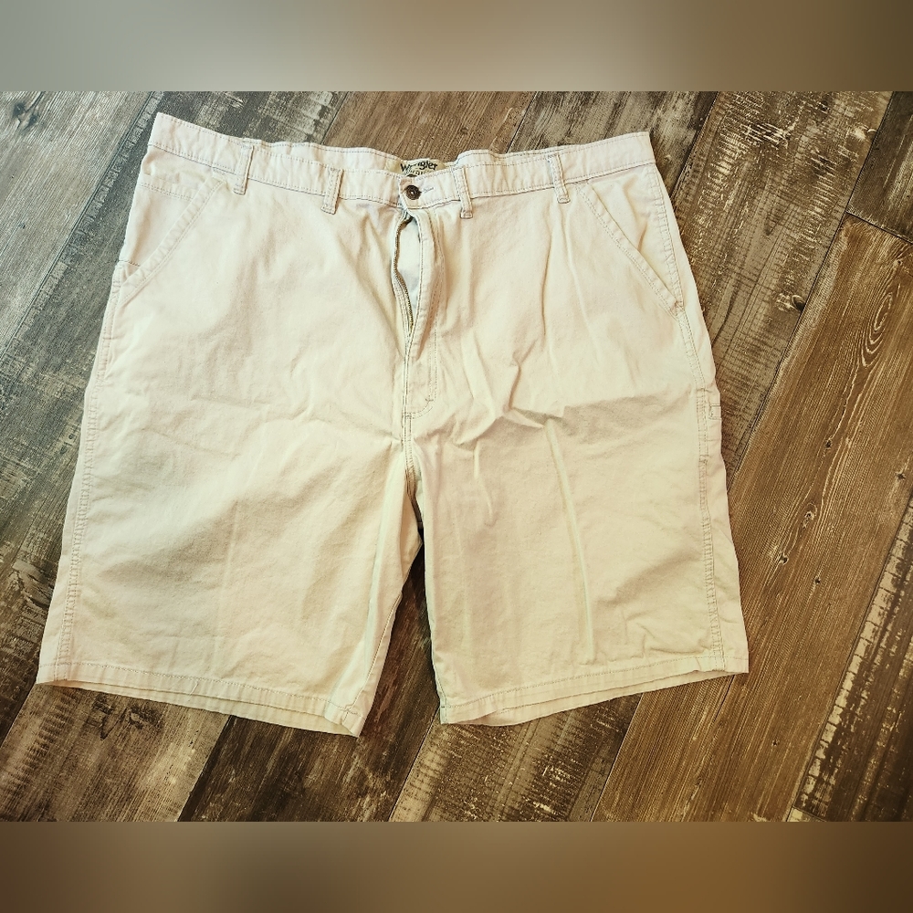 Wrangler authentics khaki shorts Size 48